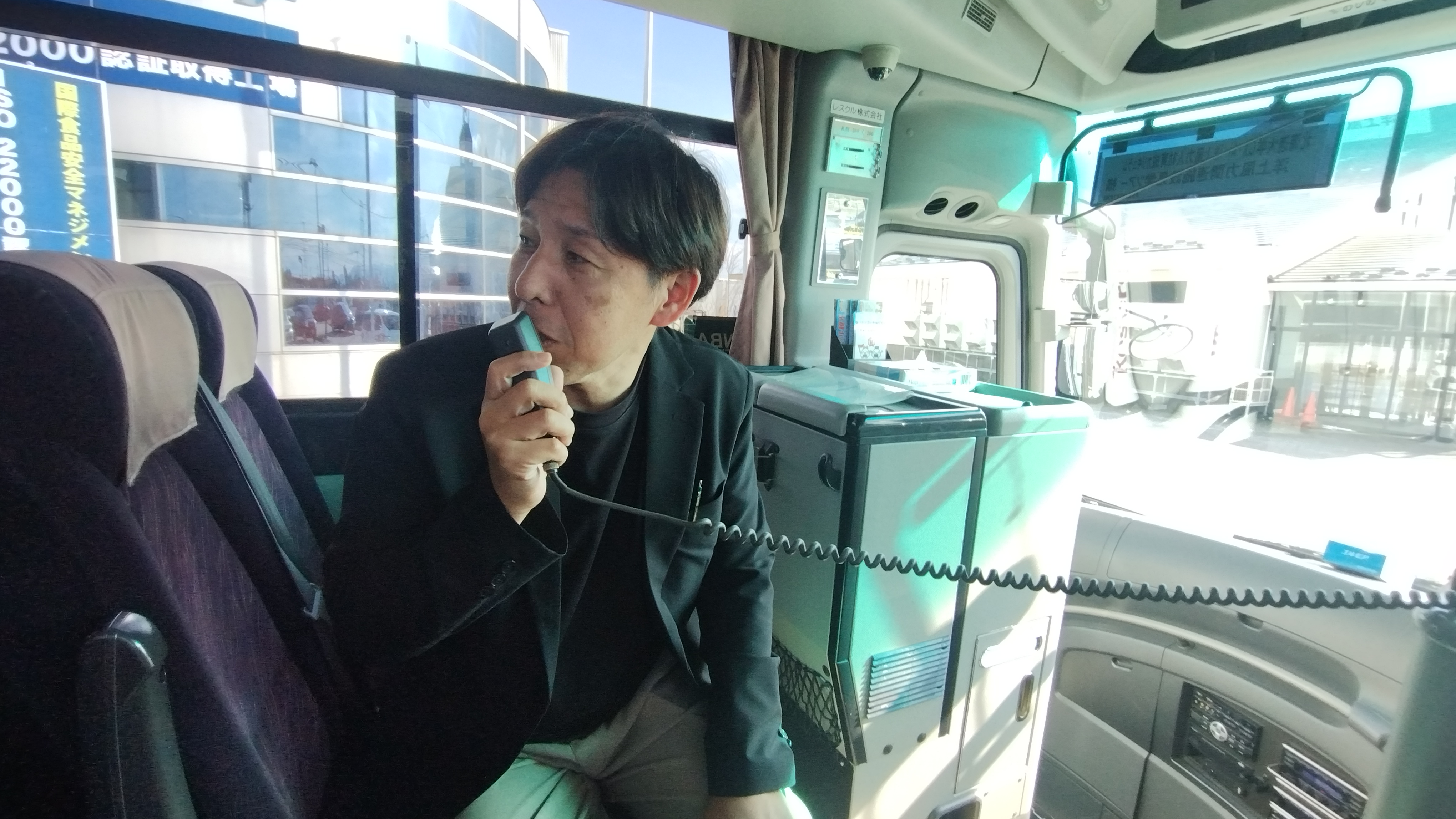 池田氏による車内レクチャーの様子